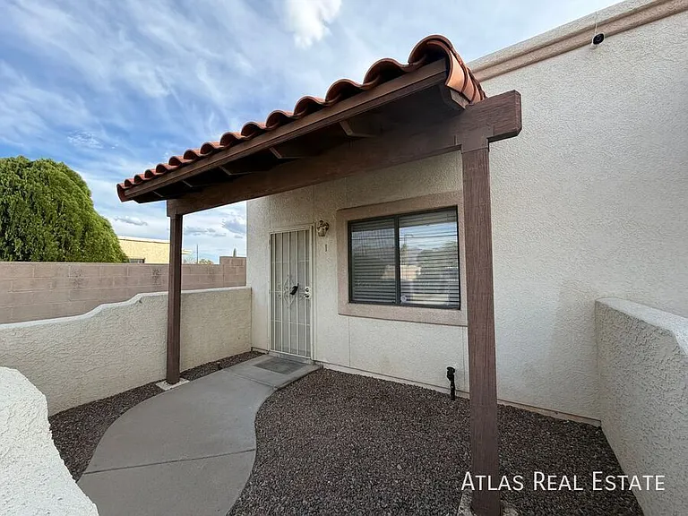 311 W Pastime Rd #1 — Photo 2