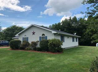 202 Fox Fire Dr, Russell, PA 16345