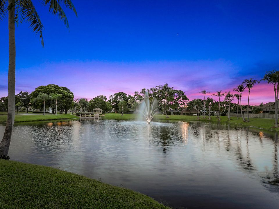 Home For Sale In Woodberry Lakes