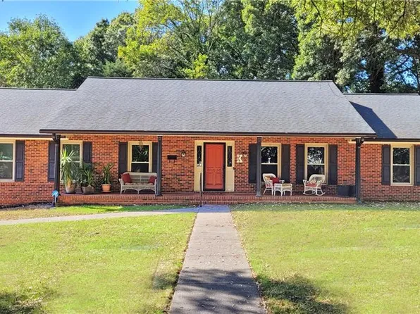 1804 Sandersted Rd, Winston Salem, NC 27103