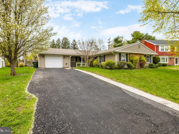 44 Edgemont Ln, Willingboro, NJ 08046