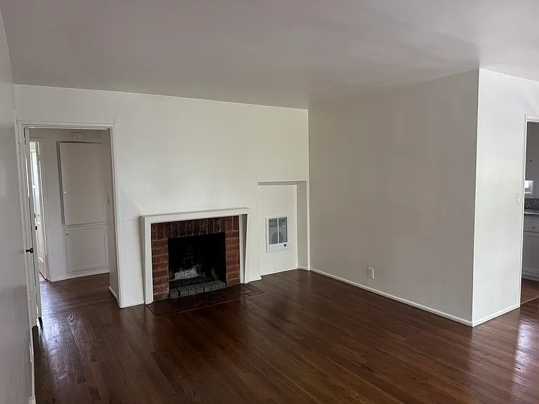 1718 Raymond Hill Rd #4 — Photo 3