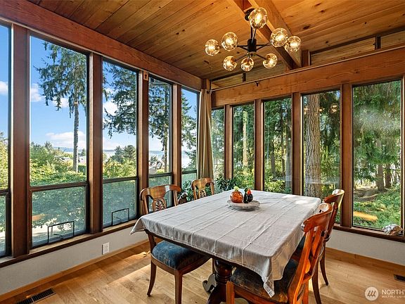 4th image of 1130 Queets Drive