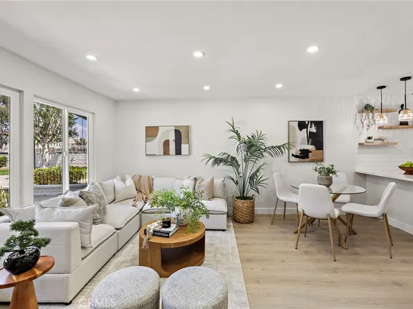 108 Danbury Ln, Costa Mesa, CA 92626