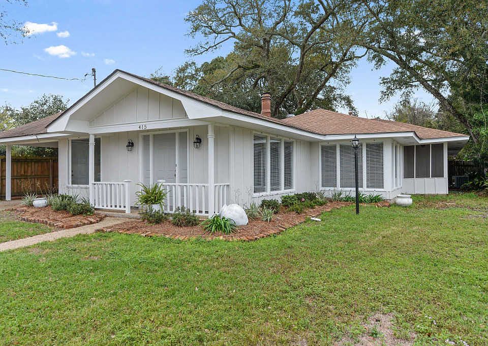 1st image of 415 Donwood Pl
