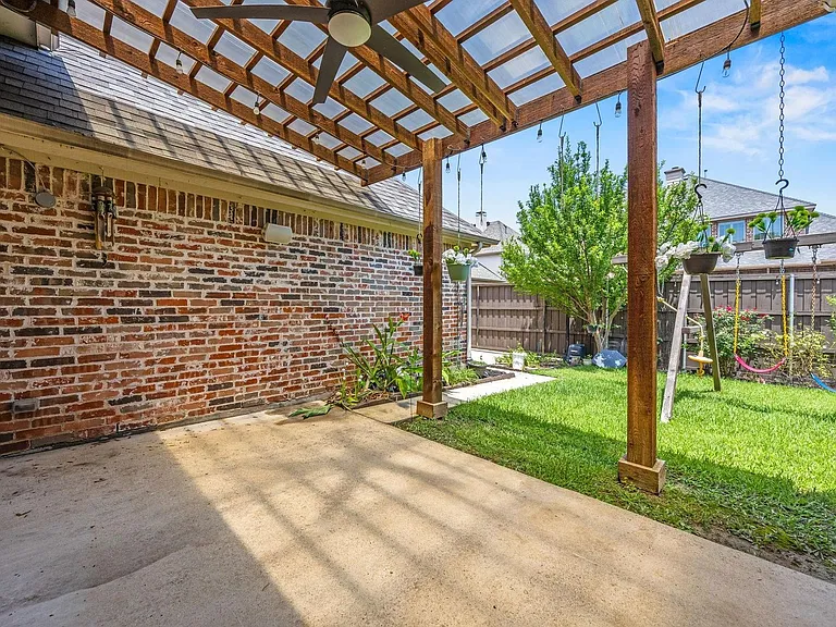 2237 Homestead Ln — Photo 33