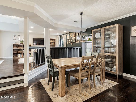 5th image of 1110 Meadowbrook Court