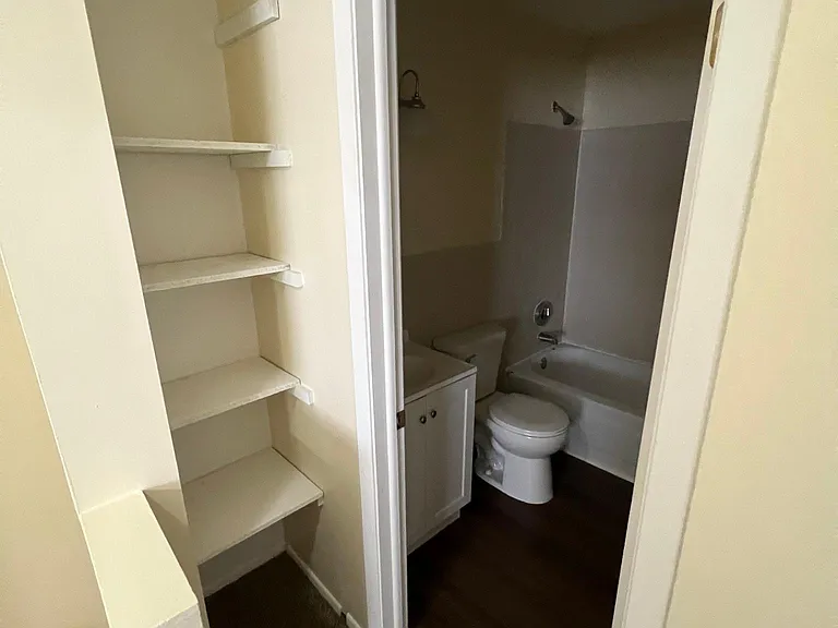 1215 Cedarwood Dr #D — Photo 10