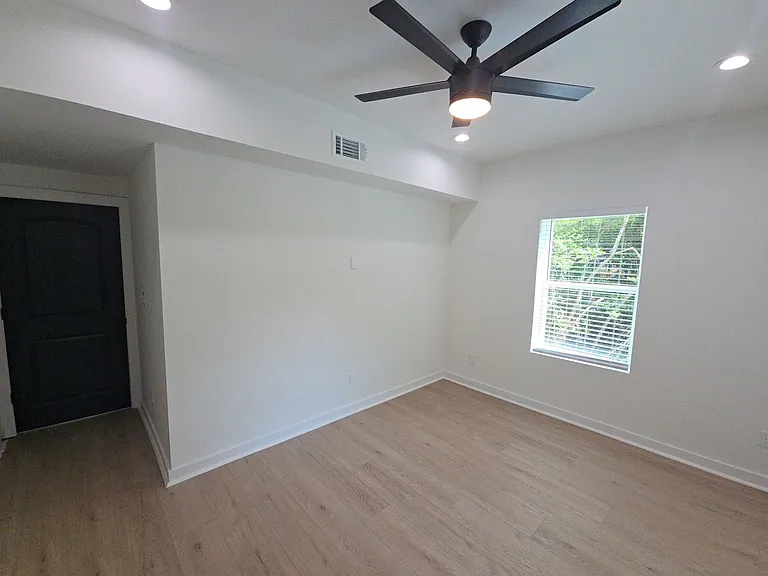 8101 Venus St — Photo 8