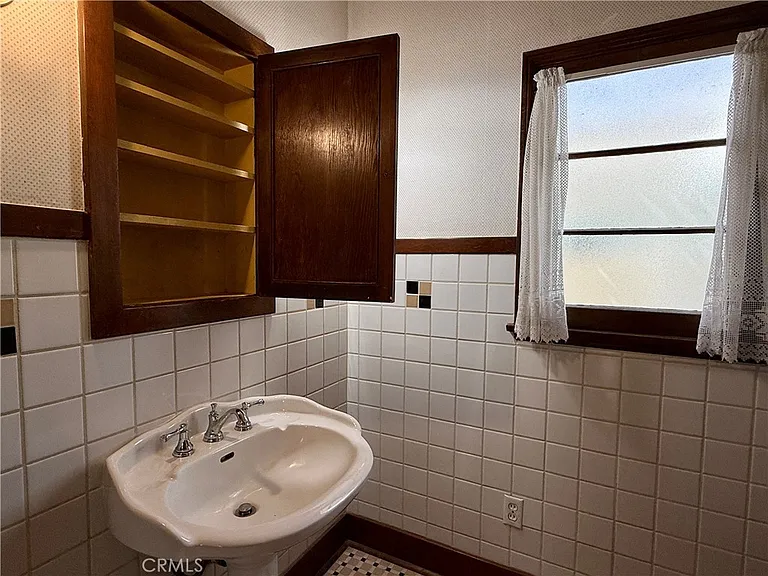 1117 Bennett Ave — Photo 23