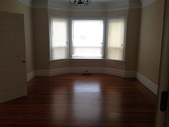 5th image of 2604 Regent St