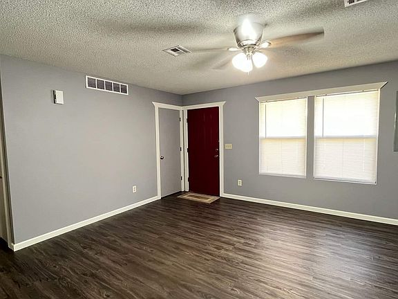 3rd image of 1326 S Everett St APT 1