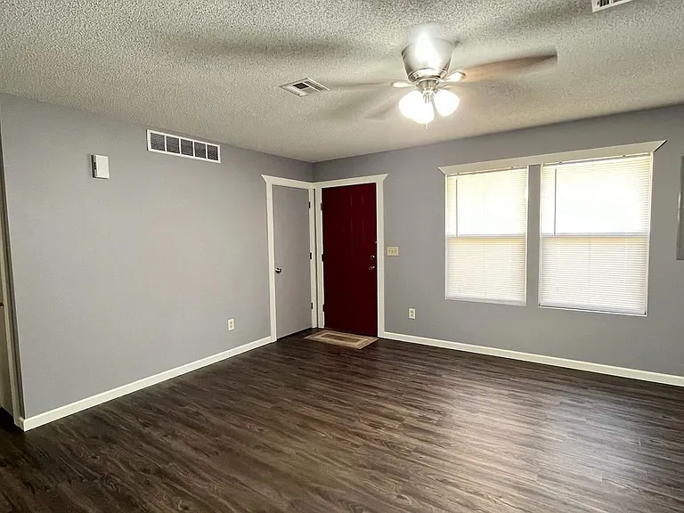 1326 S Everett St #1 — Photo 3