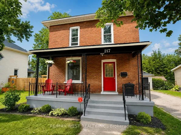 217 Hexam St, Cambridge, ON N3H 4A3