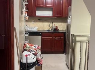 958 39th St #1, Brooklyn, NY 11219