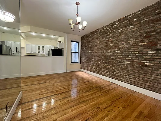 Rented by EXR | media 26