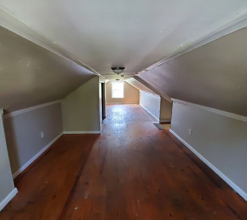 1st image of 158 Leeward Ave