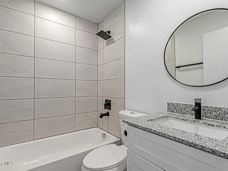2119 W Mariposa St #2 — Photo 8