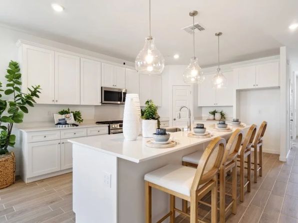1066 Summerset Ave, Clovis, CA 93619
