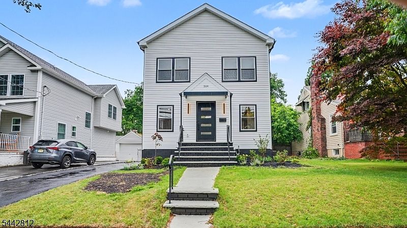 1st image of 209 Columbia Ave