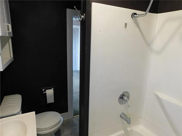 321 N Main St — Photo 13