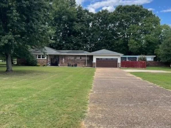 111 Grandview Dr, Lawrenceburg, TN 38464