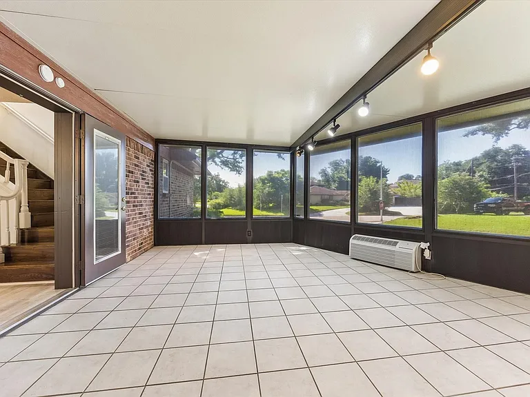 3232 Parkwood Dr — Photo 25