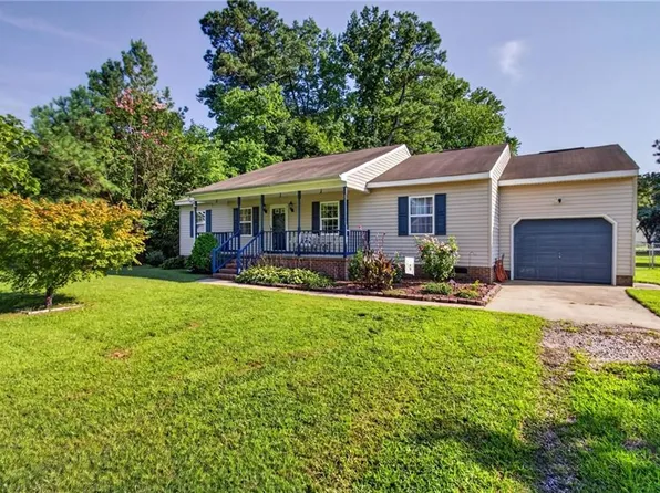 102 Butlers Pointe Ln, Smithfield, VA 23430