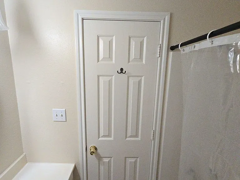 409 Commerce St — Photo 15