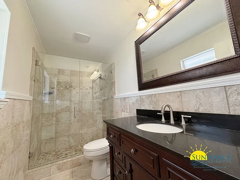 606 Camborne Ave NE — Photo 11