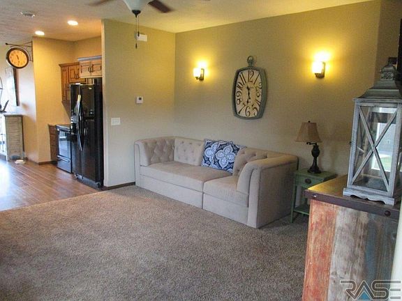 3rd image of 808 E El Dorado Ct
