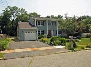 45 Bolton Rd, Flanders, NJ 07836