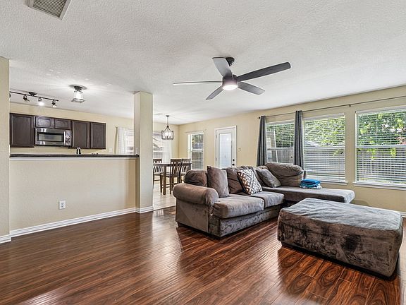 5th image of 3604 Truman St