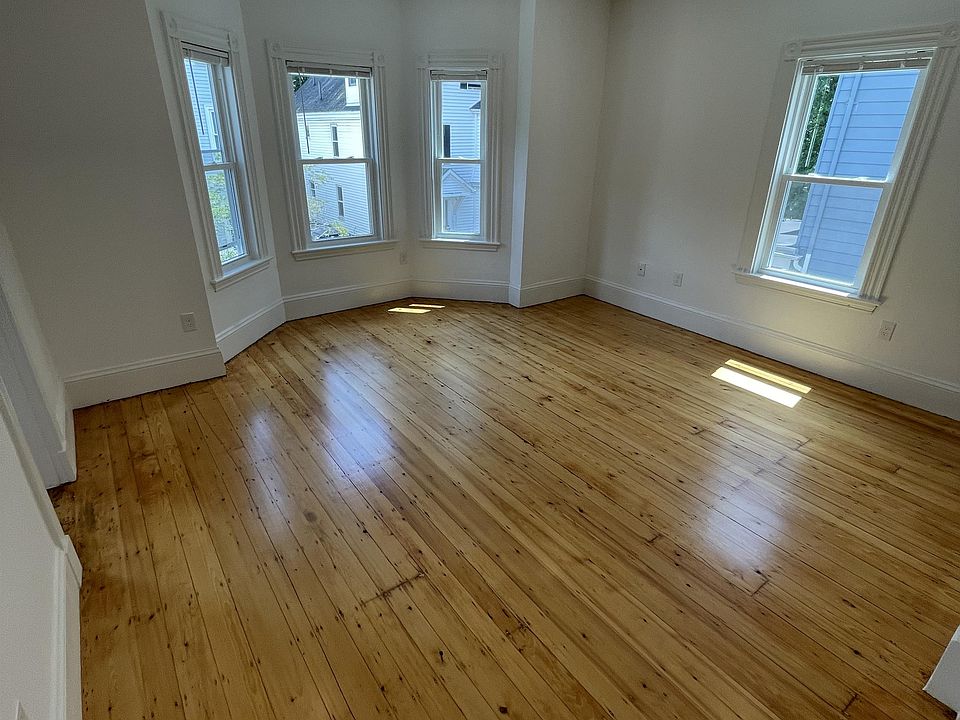 1st image of 39 Goldsmith St #2