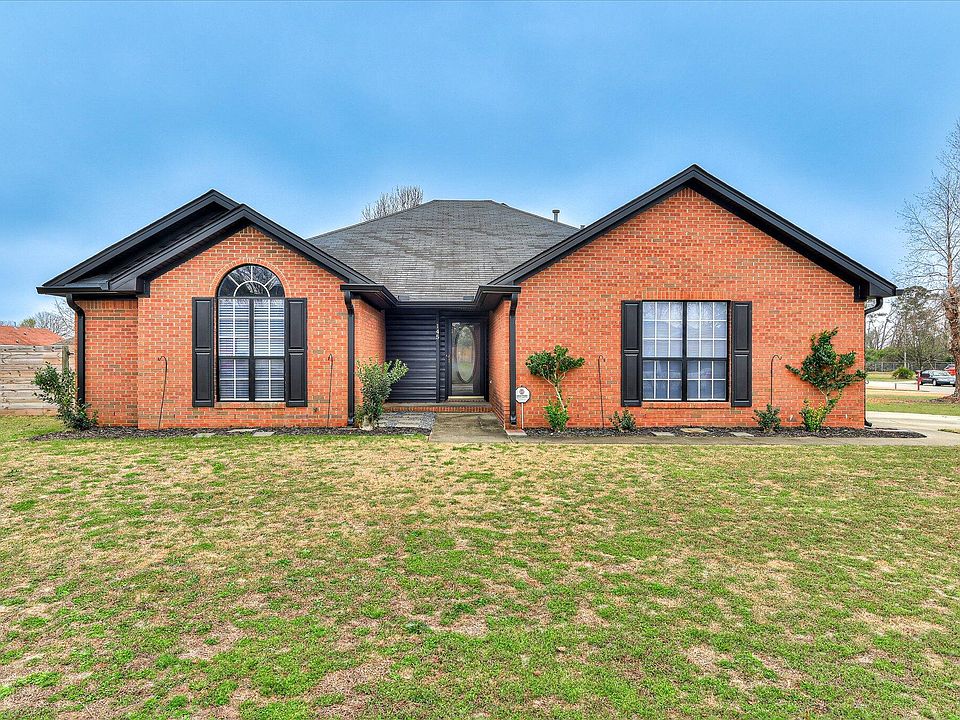 1st image of 145 Summerfield Circle