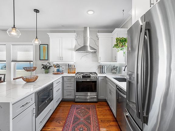 4th image of 28 Langdon St #28