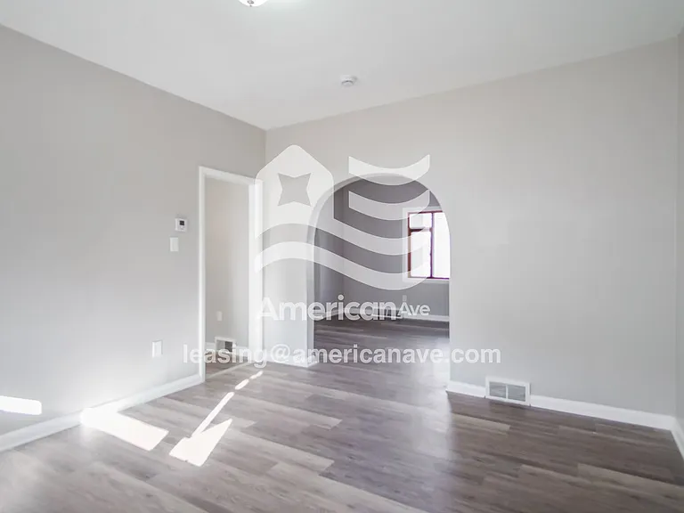 822799_004_wm_-_living_room_13326582.jpg