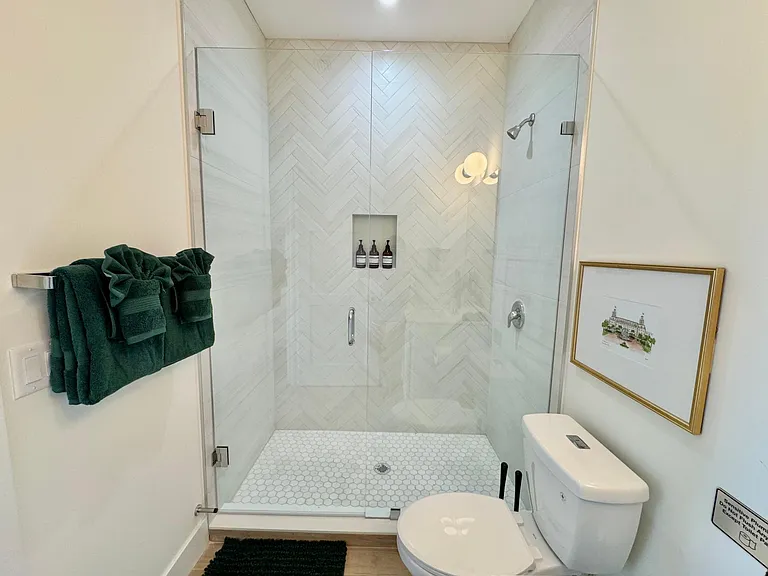 436 Monroe Dr #438 — Photo 15