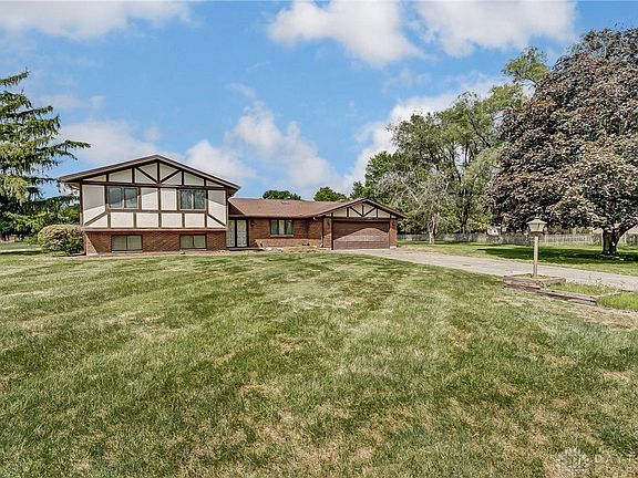 2nd image of 897 Rockcreek Dr