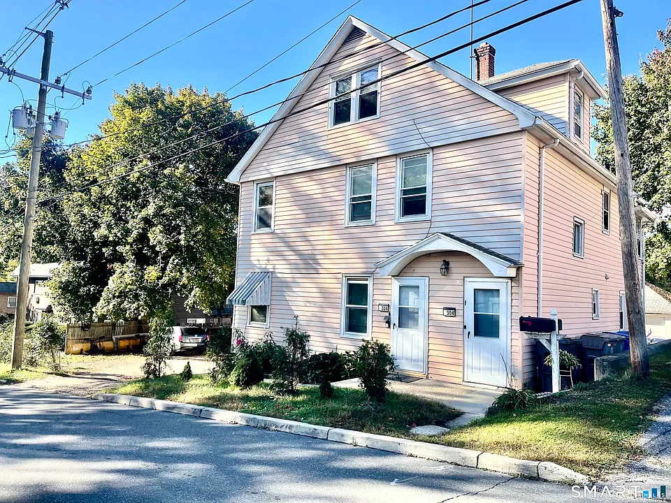 304 Queen St #2