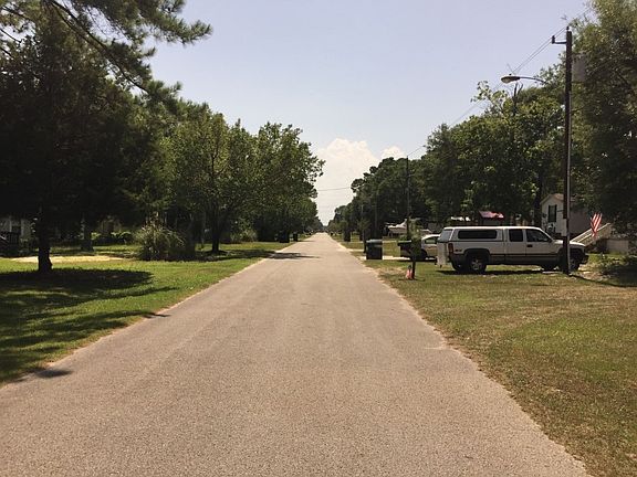 4th image of 733 Magnolia Dr