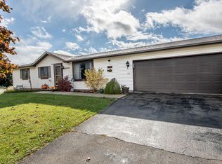 211 Michael Dr, Iron Ridge, WI 53035