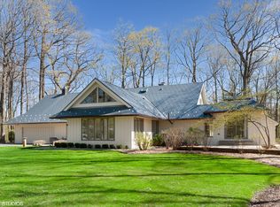 1685 Millburne Rd, Lake Forest, IL 60045