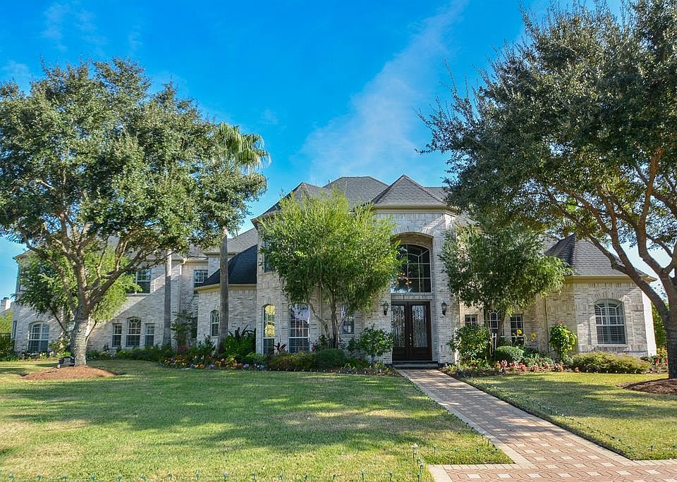 1st image of 2619 Silverhorn Dr