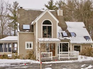 59 Grimes Rd, Hubbardston, MA 01452