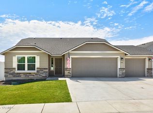 602 Olympic Ave, Moxee, WA 98936