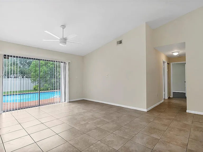 681 Thornridge Ave — Photo 5