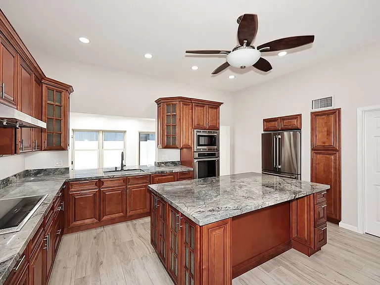 1627 E Redfield Rd — Photo 14