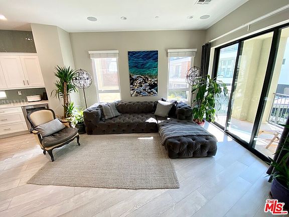5th image of 5913 Coral Pl
