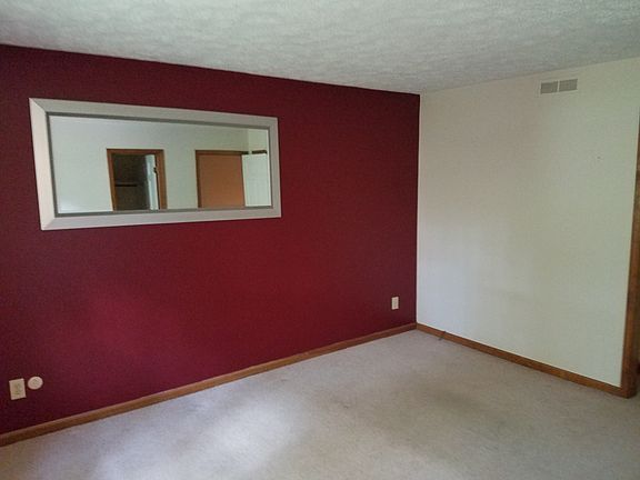 4th image of 1110 Woodmere Dr